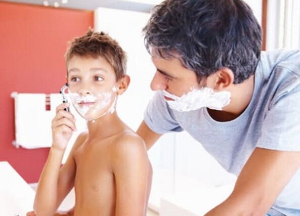 Dad teaches son to shave to enlarge penis